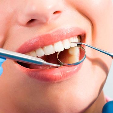 Clínica Dental Pérez - De Marziani mujer en odontología 